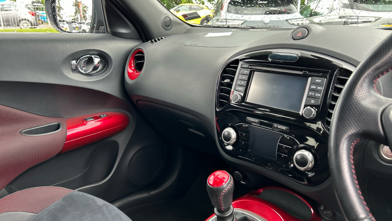 Nissan Juke 1.5 dCi N-Connecta 5dr Diesel Hatchback